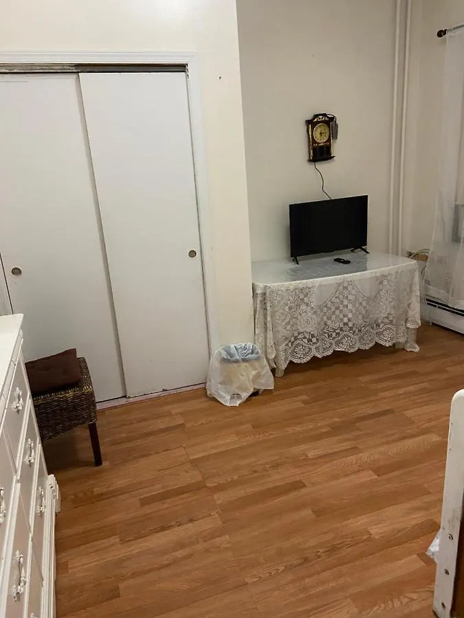 A Big Room In Queens New York United States